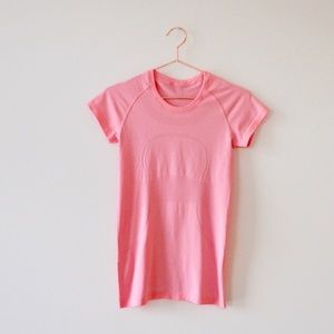 Lululemon swiftly tech short sleeve crew